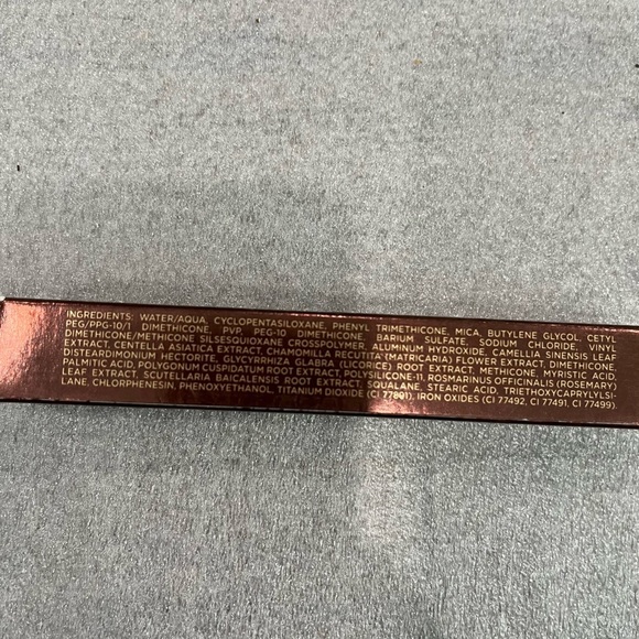 Hourglass Vanish Airbrush Concealer Cream 1.5 - [6ml] - Picture 5 of 9